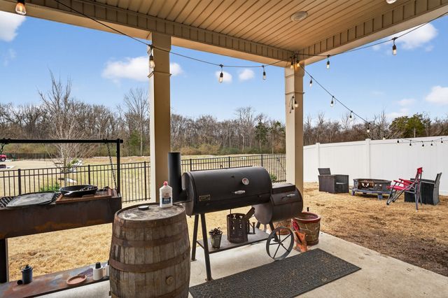 3664 Stormy Ln, Rockvale, TN 37153