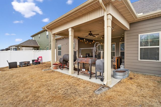 3664 Stormy Ln, Rockvale, TN 37153