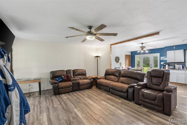 5270 Overview Drive, Villa Ridge, MO 63089