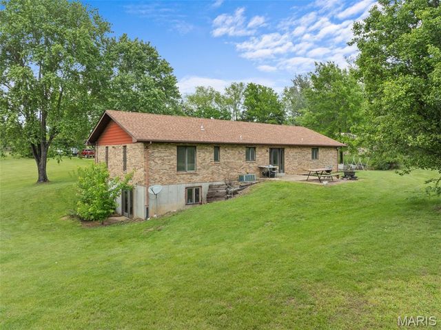 5270 Overview Drive, Villa Ridge, MO 63089