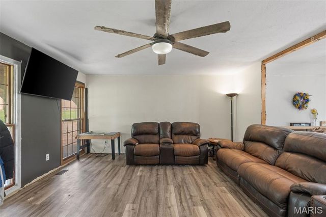 5270 Overview Drive, Villa Ridge, MO 63089