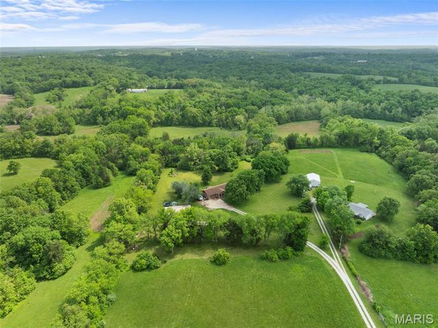 5270 Overview Drive, Villa Ridge, MO 63089
