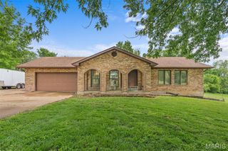 5270 Overview Drive, Villa Ridge, MO 63089