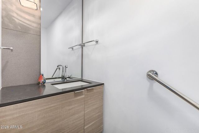 2300 E CAMPBELL Avenue 104, Phoenix, AZ 85016