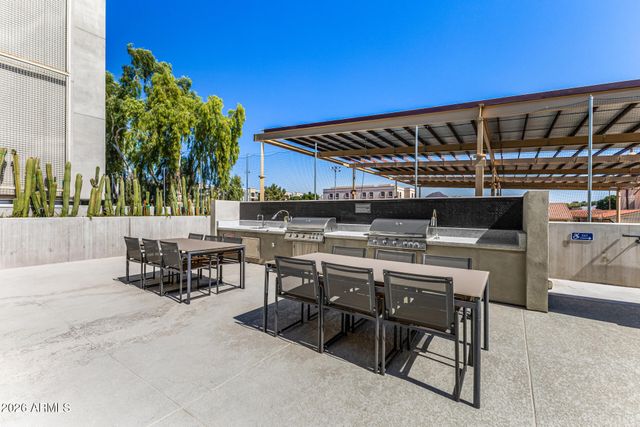 2300 E CAMPBELL Avenue 104, Phoenix, AZ 85016