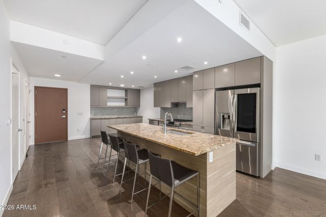 2300 E CAMPBELL Avenue 104, Phoenix, AZ 85016