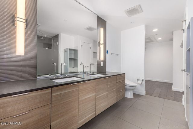 2300 E CAMPBELL Avenue 104, Phoenix, AZ 85016