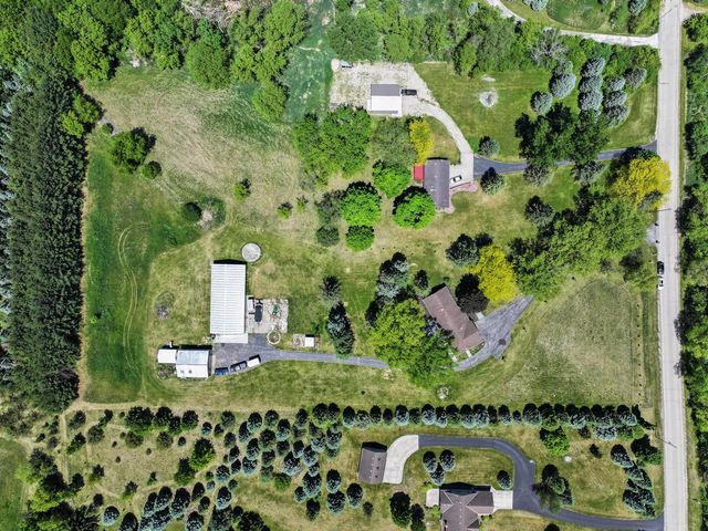 485 Killarney ROAD, Hartford, WI 53027