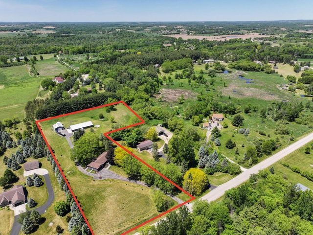 485 Killarney ROAD, Hartford, WI 53027