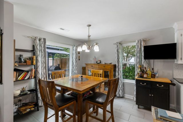 222 Mohican Circle, Summerville, SC 29483