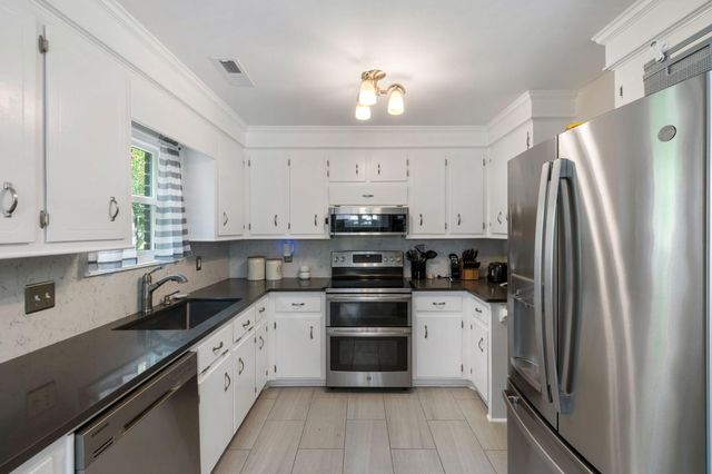 222 Mohican Circle, Summerville, SC 29483