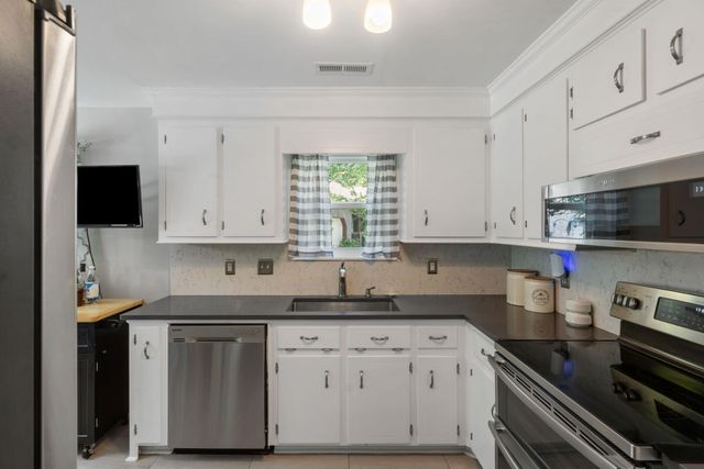 222 Mohican Circle, Summerville, SC 29483