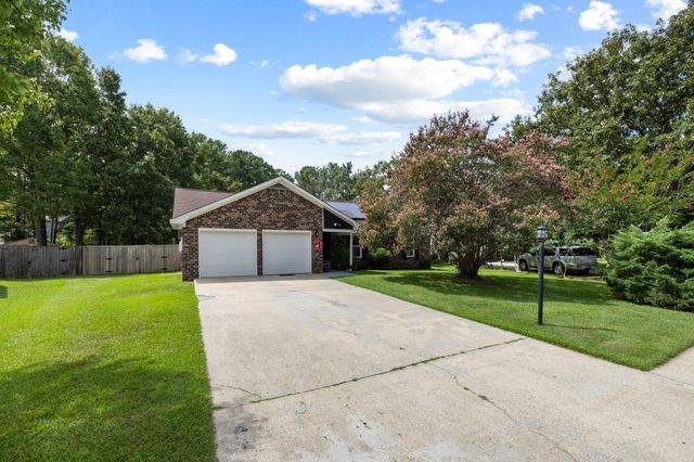 222 Mohican Circle, Summerville, SC 29483