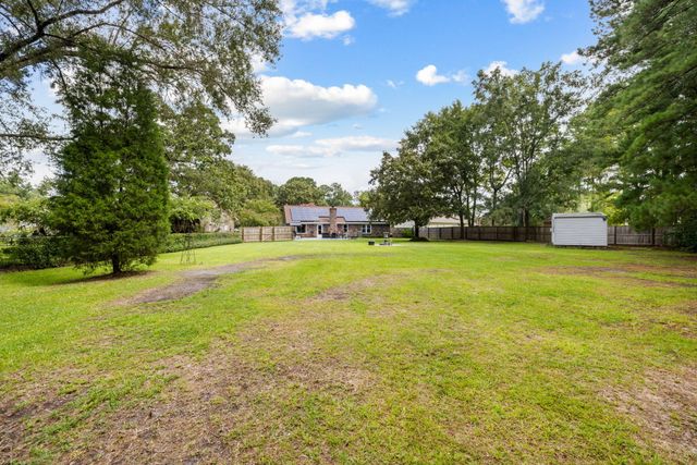 222 Mohican Circle, Summerville, SC 29483