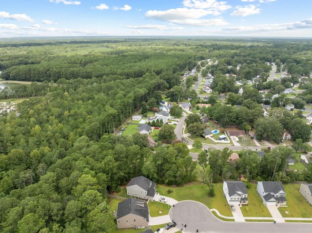222 Mohican Circle, Summerville, SC 29483