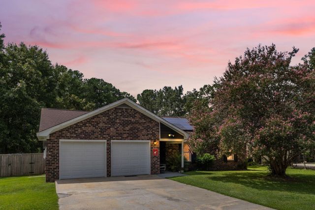 222 Mohican Circle, Summerville, SC 29483