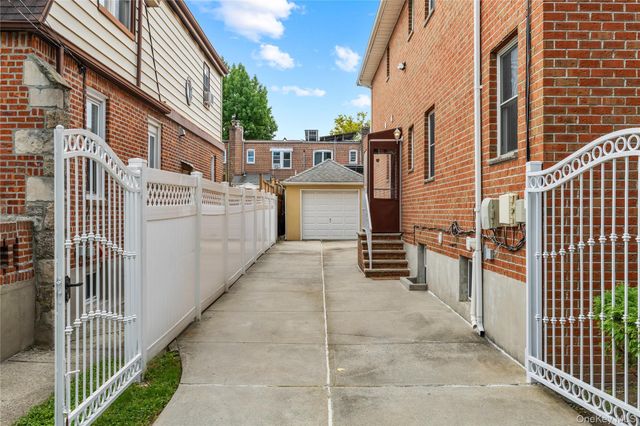 14950 16th Road, Whitestone, NY 11357