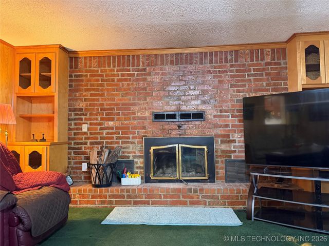 304 E Woodrow Place, Tulsa, OK 74106