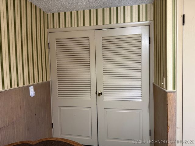 304 E Woodrow Place, Tulsa, OK 74106