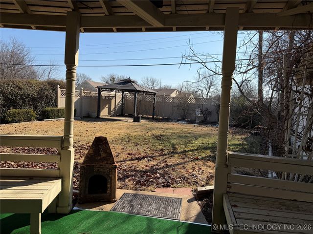 304 E Woodrow Place, Tulsa, OK 74106