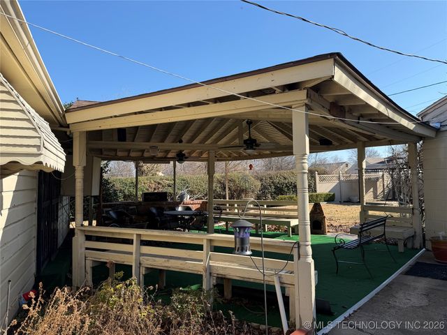 304 E Woodrow Place, Tulsa, OK 74106