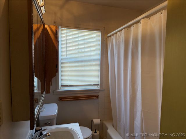 304 E Woodrow Place, Tulsa, OK 74106