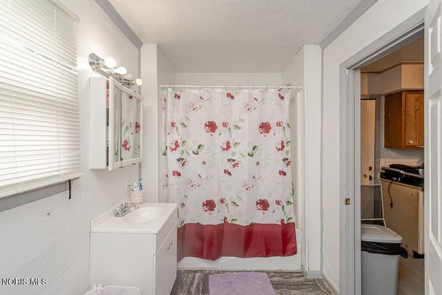 221 Segur Avenue, Toledo, OH 43609
