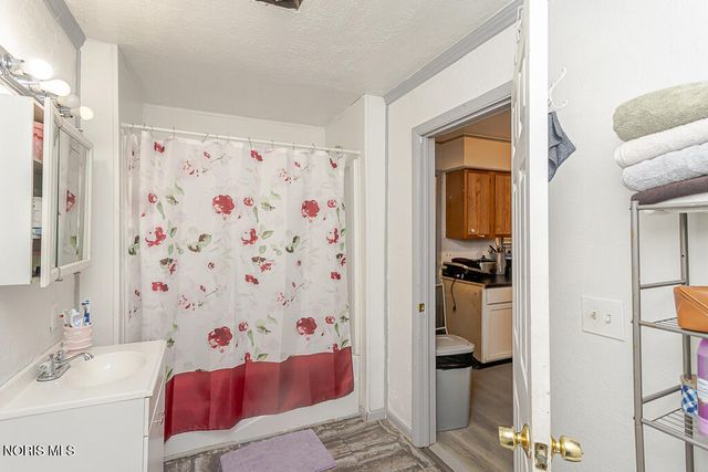 221 Segur Avenue, Toledo, OH 43609