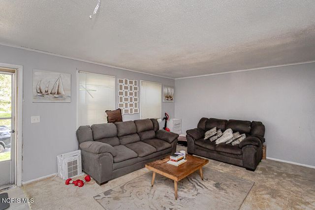 221 Segur Avenue, Toledo, OH 43609
