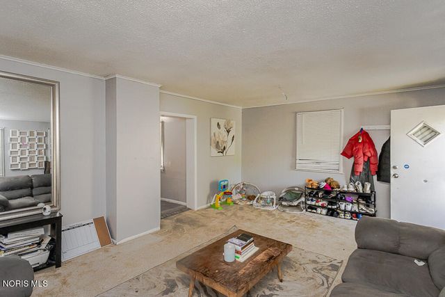221 Segur Avenue, Toledo, OH 43609