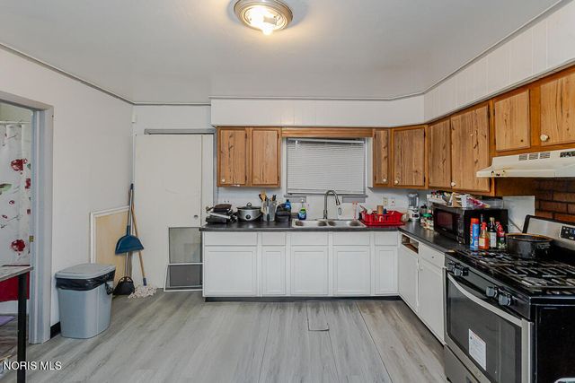 221 Segur Avenue, Toledo, OH 43609