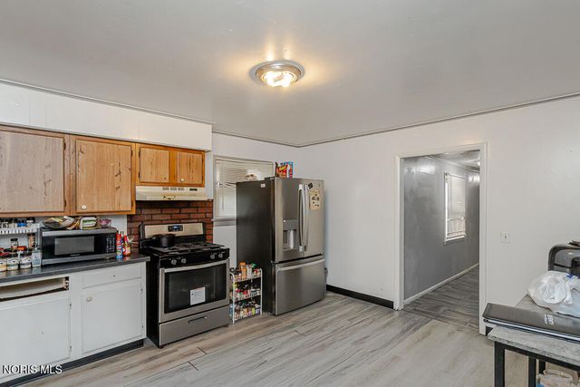 221 Segur Avenue, Toledo, OH 43609