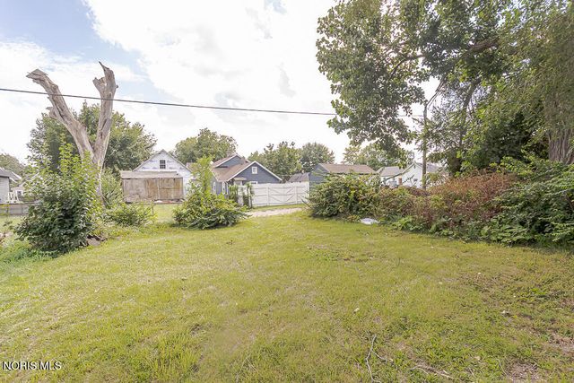 221 Segur Avenue, Toledo, OH 43609
