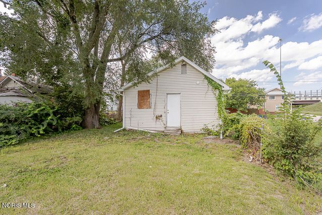 221 Segur Avenue, Toledo, OH 43609