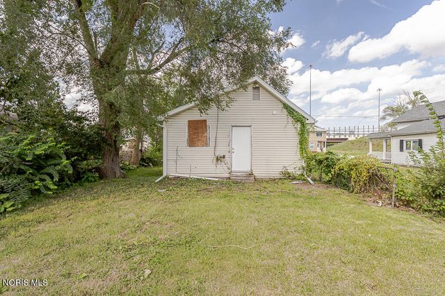 221 Segur Avenue, Toledo, OH 43609