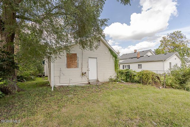 221 Segur Avenue, Toledo, OH 43609