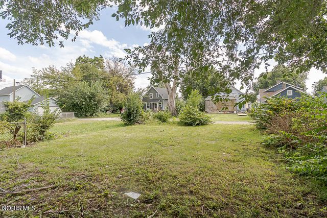 221 Segur Avenue, Toledo, OH 43609