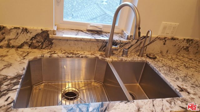 3833 Goodland Avenue, Studio City (los Angeles), CA 91604