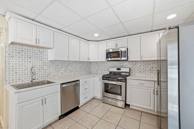 11 Brook St, Marlborough, MA 01752
