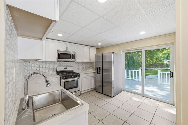 11 Brook St, Marlborough, MA 01752