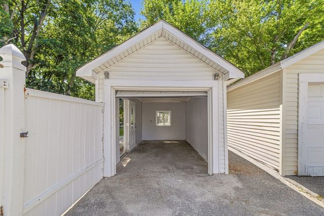 11 Brook St, Marlborough, MA 01752