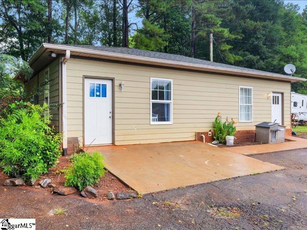 214 Deerwood Trail, Walhalla, SC 29691
