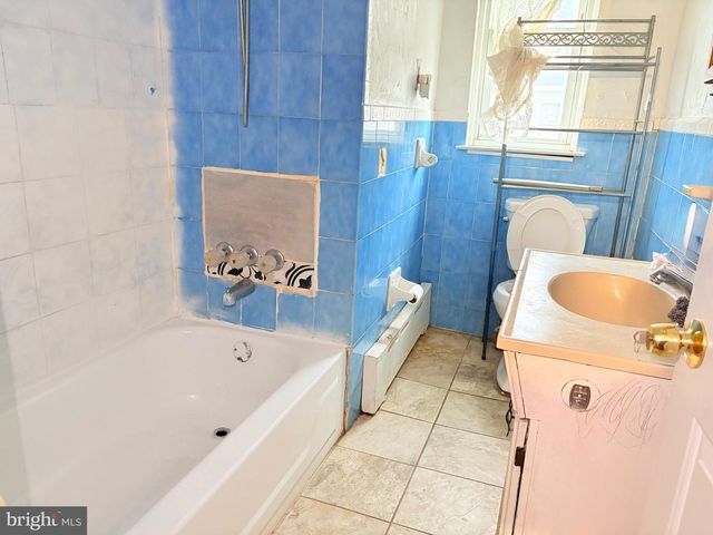 233 BARRINGTON RD, Upper Darby, PA 19082