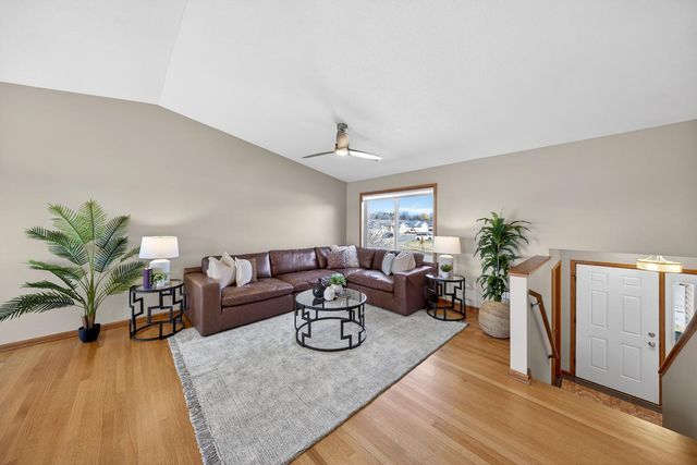 5315 Castleview Drive NW, Rochester, MN 55901