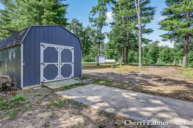 8090 E Lake Road, Twin Lake, MI 49457