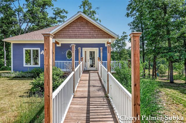 8090 E Lake Road, Twin Lake, MI 49457