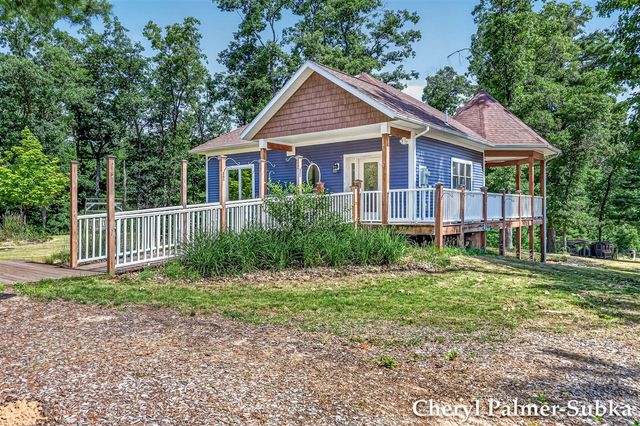 8090 E Lake Road, Twin Lake, MI 49457