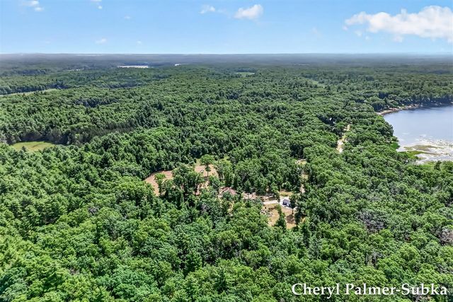 8090 E Lake Road, Twin Lake, MI 49457