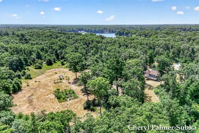 8090 E Lake Road, Twin Lake, MI 49457