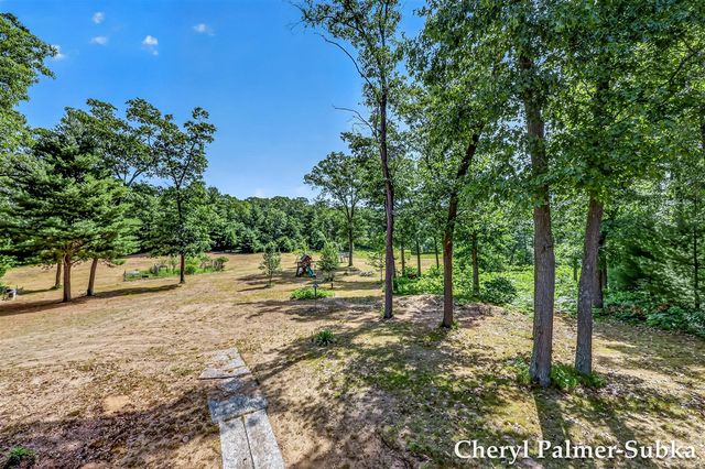 8090 E Lake Road, Twin Lake, MI 49457